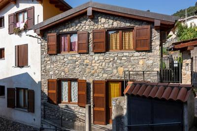 Casa Girasole, Costa Volpino