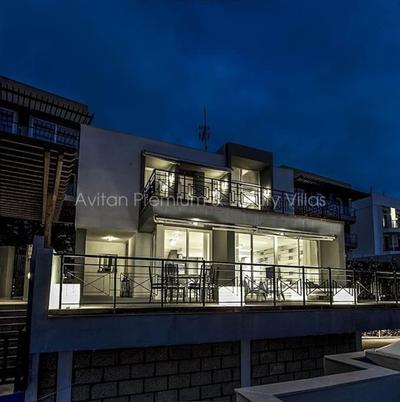 Avitan Villa Gray