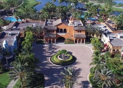 Peacock Villa in luxury resort-style Paseo