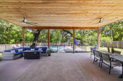San Marcos 5BR Retreat with Pool Near TXST