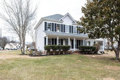 Stylish New 3BR 2.5BA Fire Pit Fence yard