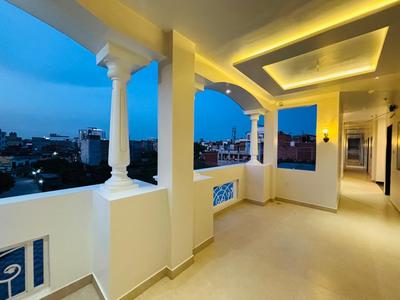 TLS- The Lavish Stay