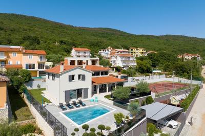 Mediterranean Villa Anatai with sauna & tennis court