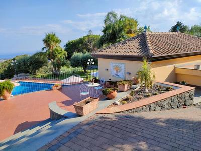 Casa dell'Antico Ulivo 2 by Holiday World