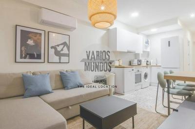 Cool Apt para 9pax en plena Plaza de Chueca