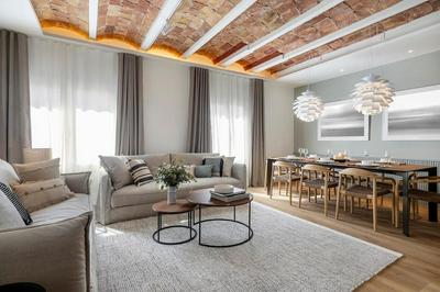 Luxury Apt with King Beds & Central AC in Heart of BCN