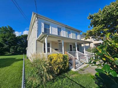 Two Story Queen Primary