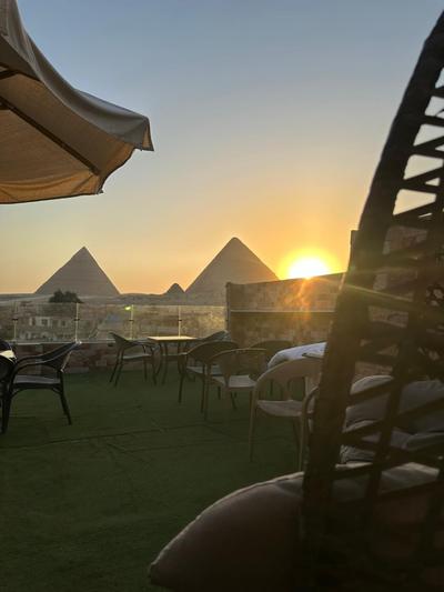 Thoth pyramids Inn