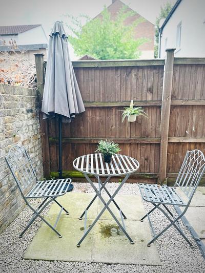London Oval Apartment