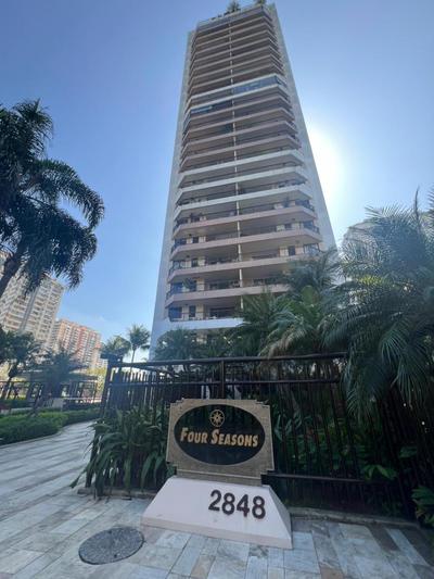 Apartamento Aconchegante na Barra da Tijuca Rio de Janeiro Condomínio com Serviços