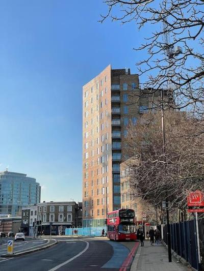 3 Bedroom Penthouse with terrace and skyline in Battersea
