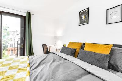LUXaway Apartment in Earls Court - Sleeps Up To 10