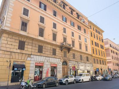 The Best Rent - Bright two-bedroom apartment between Prati and San Pietro