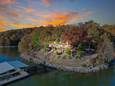 The Point of View Private Dock and Bar