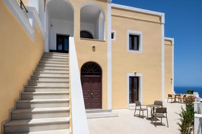 Santorinn Suites Fira