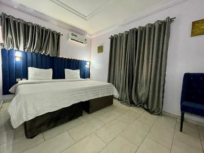 The arctic hotel and suites