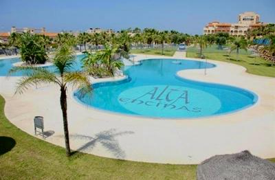 Almerimar Amplio Apartamento de 3 Habitaciones con Piscina, pista de padel, futbol y Garaje Cubierto para 2 Coches en Altas Entinas