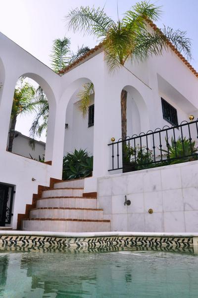 Andalucian Villa with moroccan touch and pool