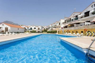 Two apartments 250m from las americas Beach