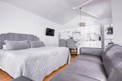 Cozy Private Studio in Granada Hills Near CSUN, Universal