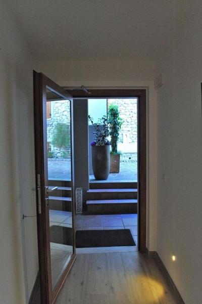 Große Wohnung in Limone Sul Garda mit Terrasse und Garten und Nah am Strand