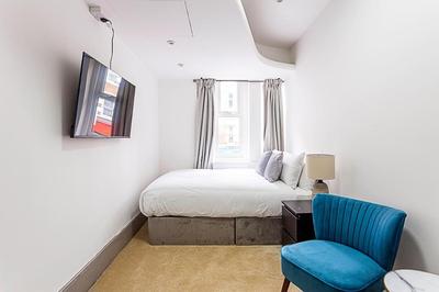 Modern Ealing Studio Apartments, London