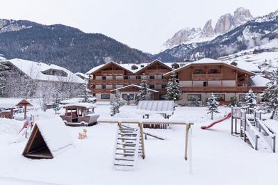 Hotel Sella Ronda Serenella - A 50 mt dalle piste da sci