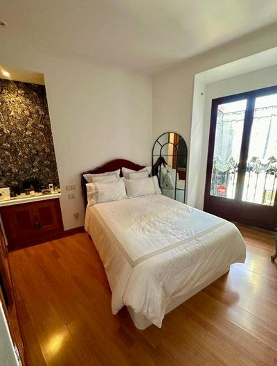 Habitación privada con balcones, centro Madrid, Malasaña