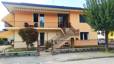 Casa Luna appartamento alle Terme con 3 Camere da Letto vicino alla Stazione