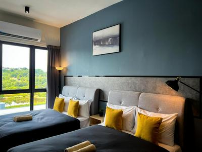 Airport Transit Stay in Sepang Town Center - 24hrs Restaurant & Taxi