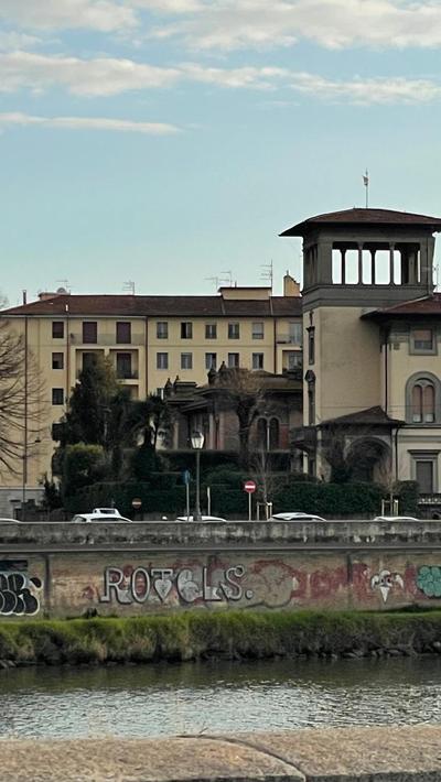 Ampio appartamento a due passi dal lungarno