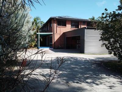 1 queen bed private bathroom own entrance