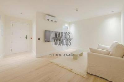 Malasaña moderna para 6, descubre San Bernardo 20 E3