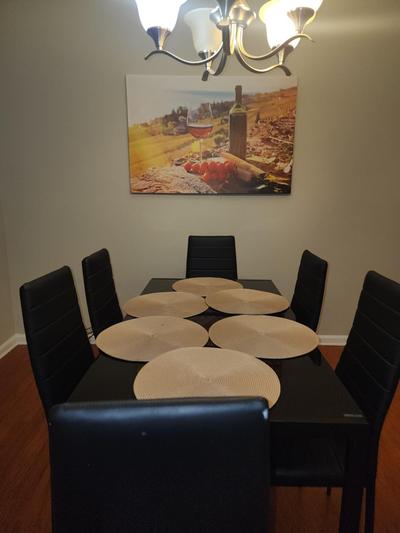 Masters room and bath near Wellstar, Shopping Center, 6 flags, walk trails, and