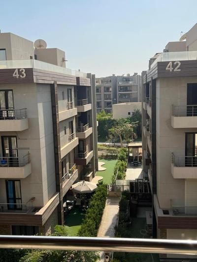 Shared City Stay at Midtown Compound next to the AUC University