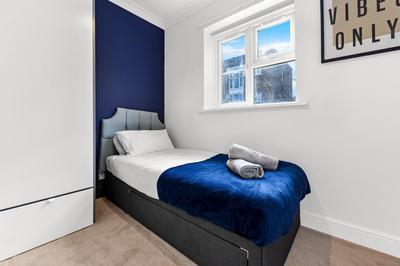 Cosy Canary Wharf Apartment