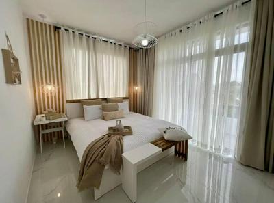 Apt - Sleeps 4 - Balcony - Pool - Parking
