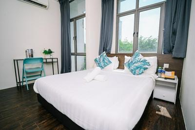 Swing & Pillows - Z Hotel Cyberjaya