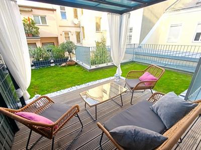 BOSSA CITY Design Apartments