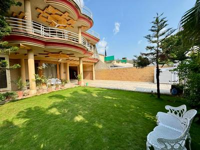 Paramount Guest House F-6