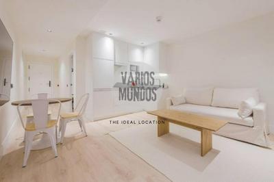 Malasaña auténtica para 8, ven a San Bernardo 20 E3