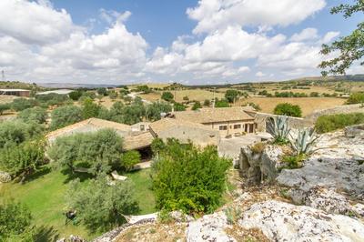 Santolìo Country Retreat - Relax in Masseria Siciliana con Giardino e Vista