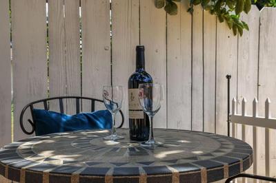 LaLoma Delight Guest house Travel Retreat