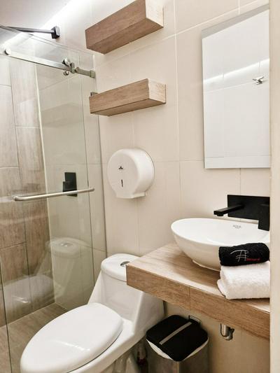 Amplia-Confortable con cama King, Area de Miraflores H16