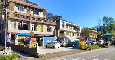 Night in Pardise Hotel Manali