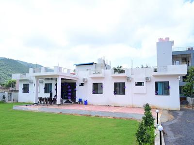 The muskmelon resort and hotel