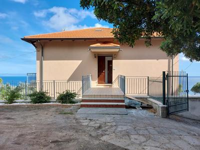 Una finestra sul mare Home1-Affitti Brevi Liguria