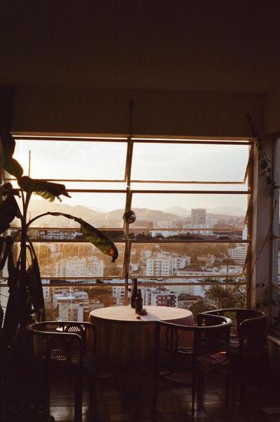 Quarto com varanda no paraíso