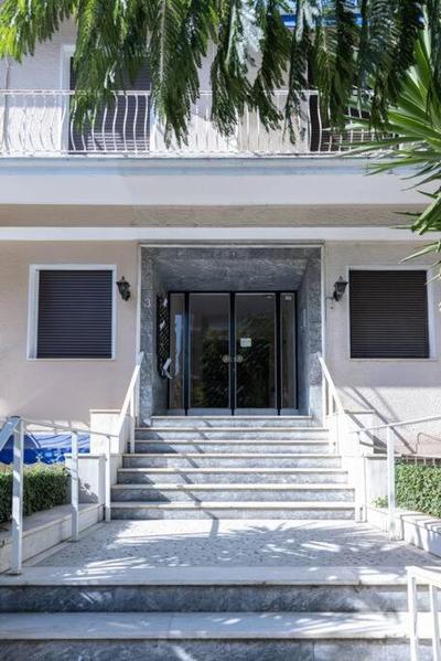 Renovated fully equipped 2 Bedroom cozy Apartment near the sea