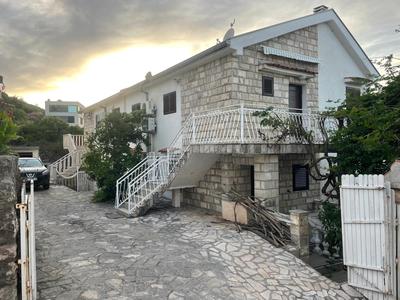 Pier Apartments